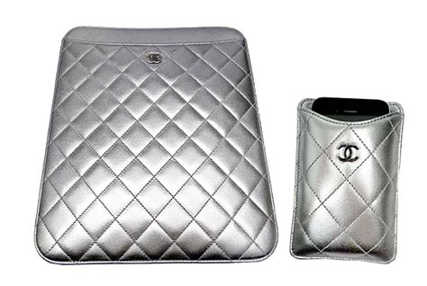 iphone 4 hoesjes chanel|Chanel ipad case.